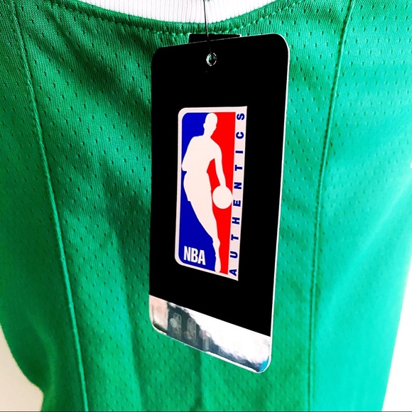 🆕 Nike Boston Celtics Kyrie Irving Jersey Womens - Picture 6 of 8